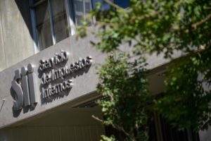 Corte Suprema revierte fallo y niega entrega de información sobre contribuyentes con inversiones en el extranjero