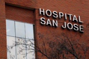Denuncian que hospitales estarían subcontratando médicos sin Eunacom a través de empresas