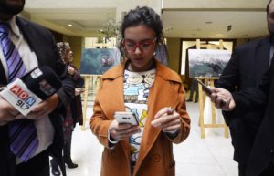 “La mayoría de los chilenos somos propietarios...”: Camila Vallejo toma frase de Monckeberg y la transforma en troleo tuitero