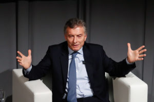 Macri eliminará el 25% de los puestos políticos del gobierno de Argentina