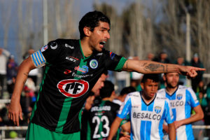 Sebastián Abreu es el nuevo refuerzo de Audax y establece nuevo record mundial