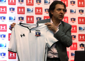 Aníbal Mosa fue a Argentina a buscar a Lucas Barrios para que firme por Colo Colo