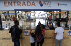 Paro de trabajadores de Tren Central cumple once días y acusa 