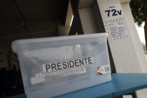 Apertura de mesas en Nueva Zelanda da inicio a la segunda vuelta presidencial