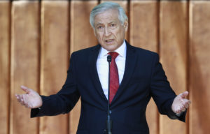 Inédita y aplaudida parada de carros del Canciller Muñoz a Donald Trump