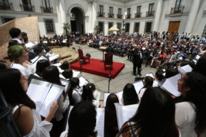 VIDEO | De Westeros a La Moneda: tema central de Game of Thrones fue interpretada en Celebración de Navidad