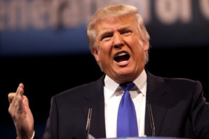Trump amenaza a Rusia con lanzar misiles sobre Siria por presuntos ataques químicos