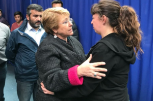 Presidenta Bachelet visita a familiares de las víctimas del aluvión en Villa Santa Lucía