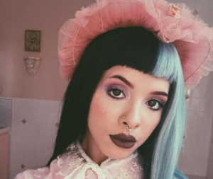 Una amiga acusa a Melanie Martínez de violarla dos veces