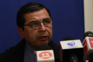 Postergan entrega del fallo por abusos sexuales del ex obispo de Iquique por visita del Papa