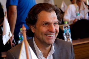 Aníbal Mosa no quiere saber más de Lucas Barrios: 