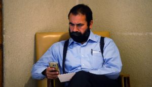 Diputado Hugo Gutiérrez aprovecha la portada de Daniela Vega con Robert Pattinson para darle a Piñera