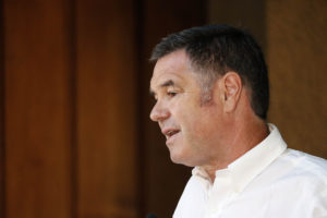 Ossandón emplaza a Bachelet por visita a Cuba: 