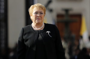 Bachelet firma proyecto que elimina el indulto presidencial y entrega esta atribución a tribunales