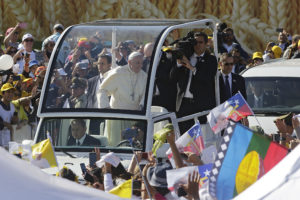 Descuentos de hasta $3 millones: venden autos utilizados en la visita del Papa a precios celestiales