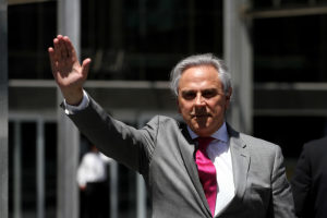 Iván Moreira celebra salida alternativa en caso Penta: 