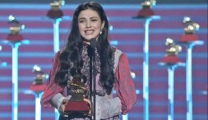 VIDEO | “You should know me, Mon Laferte”: la esperada presentación de la artista chilena en Billboard