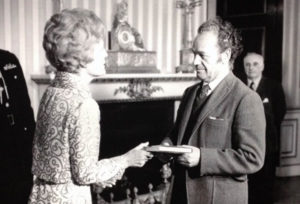 Nicanor Parra y el té en la Casa Blanca (con Nixon a la cabeza y en plena guerra de Vietnam)