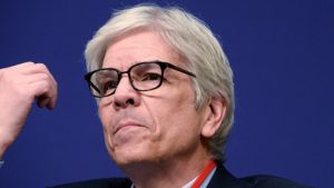 Economista jefe del Banco Mundial renuncia tras escándalo por alteración de ranking de Chile