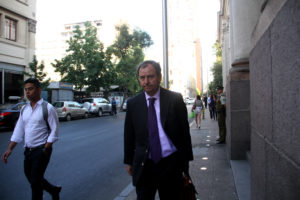 Varela en tela de juicio por posible conflicto de interés: tiene nexos con agencia que asesora a colegios