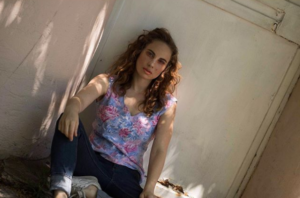 Actriz de Mega envía duro mensaje a la iglesia católica en medio de la visita del Papa