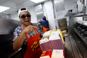 VIDEO | Ex chico reality detenido: trató de sobornar a carabineros con 50 mil pesos