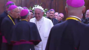 Papa Francisco se reúne con los 34 obispos de Chile, entre ellos el de Osorno, Juan Barros