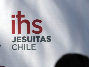 Colegio San Ignacio: Jesuitas designan abogado para investigar y ex alumnos piden publicar nombres de abusadores