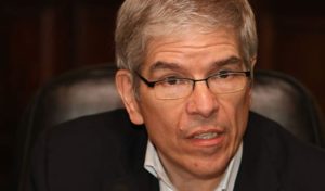 Economista jefe del Banco Mundial se retracta y afirma que no vio 