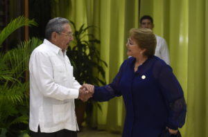 Agenda de Bachelet en Cuba: reunión con Raúl Castro y visita a la escuela Salvador Allende