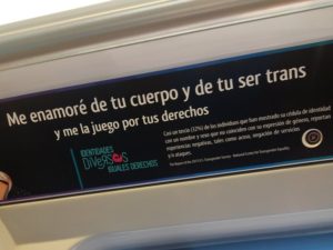 La aplaudida respuesta del Metro de Santiago a pasajero que cuestionó mensaje sobre personas trans