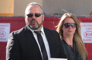 No llegan a fin de mes: Compagnon y Dávalos venden inmuebles y un Lexus para pagar deudas