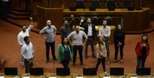 RD explica por qué se restó de solicitud de destitución a Jorge Abbott promovida por el Frente Amplio