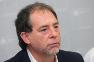 Guido Girardi no suelta al PC: 