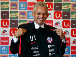 Flamengo aún no le perdona a Fernando Rueda que eligiera la Roja: 