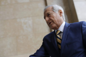 Ex canciller Muñoz denuncia que operadores políticos ingresaron a trabajar al Gobierno