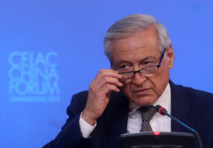 Heraldo Muñoz manda recado a militantes del PC y les recuerda cómo funciona la política exterior