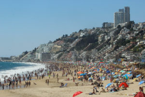 Reñaca está a un paso de tener Bandera Azul y convertirse en la primera playa de Chile con certificación europea