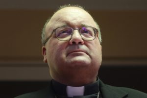 Arzobispo Scicluna es internado y no podrá continuar con entrevistas en Chile