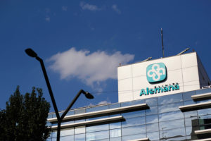 Fiscalía se reúne con ISP en medio de investigación por fallecimiento de lactantes en Clínica Alemana