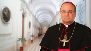 Víctimas de Fernando Karadima serán entrevistadas por obispo Scicluna