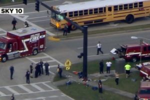 VIDEO | Superó a Columbine: tiroteo en secundaria de Florida deja al menos 17 fallecidos