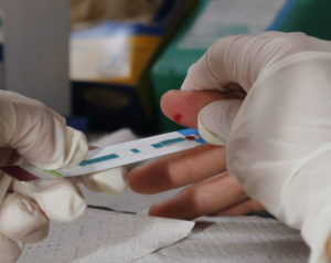 Puerto Montt celebró el Día Internacional del Condón con testeos rápidos y gratuitos de VIH