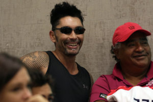 VIDEO | Marcelo Ríos empuja a una periodista y manda a lavarse los dientes a reportero