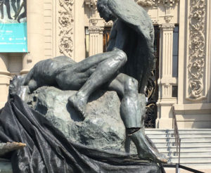 FOTOS | Confirman que daño en icónica escultura del Museo de Bellas Artes fue por la Fórmula E: arreglo cuesta 100 mil dólares