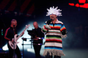 Alex Hernández responde al basureo masivo por su transmisión en el show de Jamiroquai