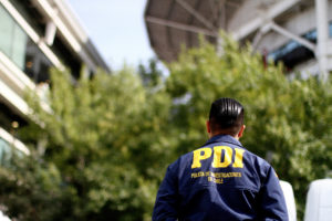 Informe de la PDI validaría tesis de manipulación de pruebas en Operación Huracán