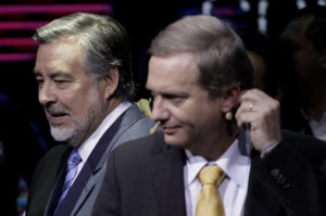 Alejandro Guillier le habla a Kast: 