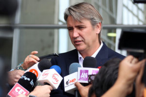 Fulvio Rossi presenta recurso para frenar su formalización por el caso SQM