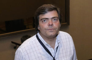 Cristián Barra, ex Estadio Seguro, se pasea por las oficinas de Avanza Chile en Apoquindo 3000